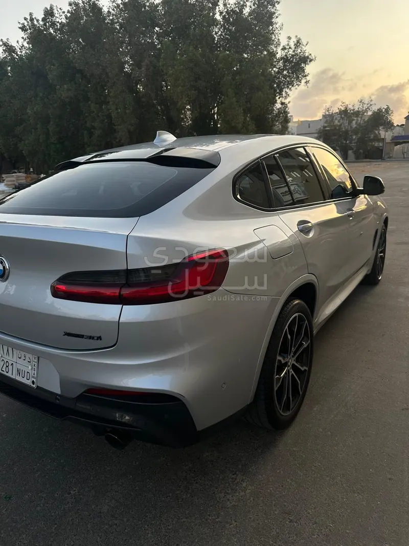 2021 بي ام دبليو الفئة اكس 4
