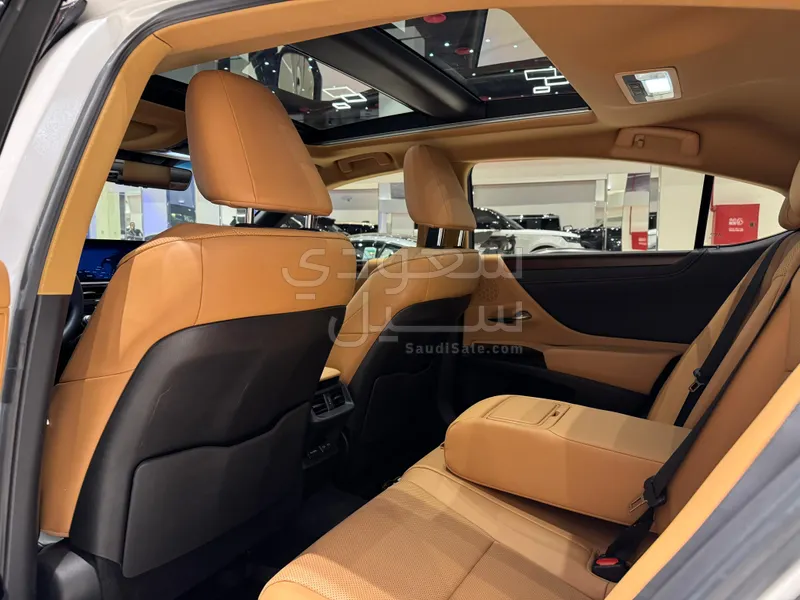 2025 Lexus ES 350