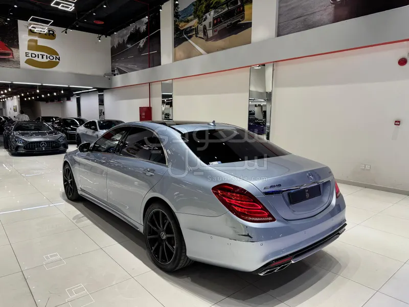 2017 Mercedes-Benz S 63 AMG