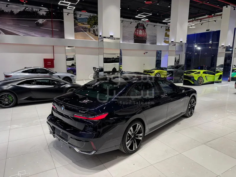 2024 BMW 7 Series 740i