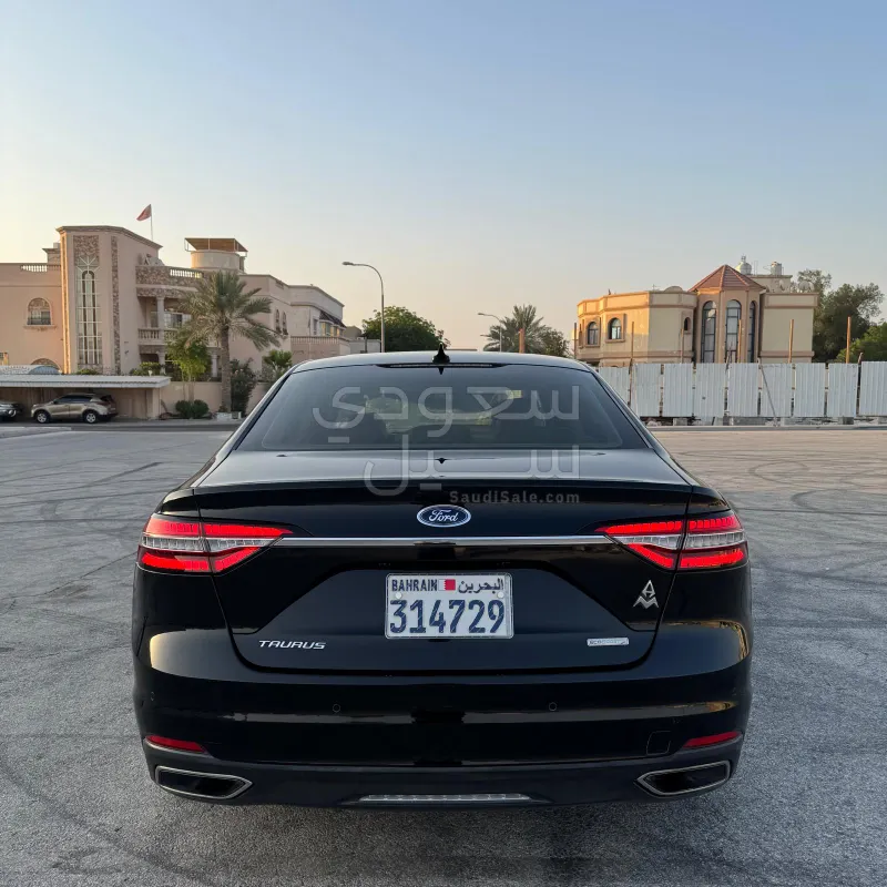 2020 Ford Taurus