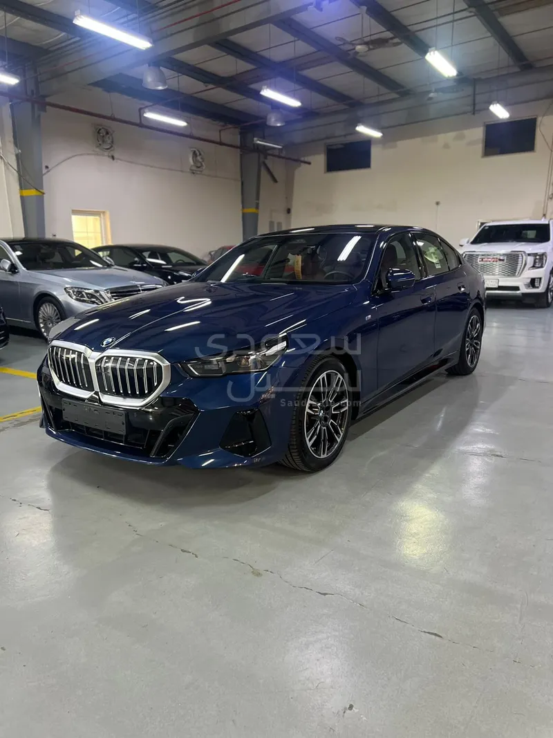 2024 BMW 5 Series 520i