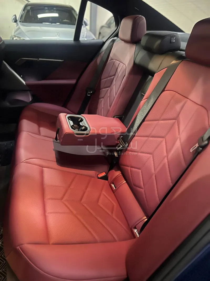 2024 BMW 5 Series 520i