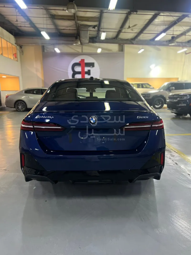 2024 BMW 5 Series 520i