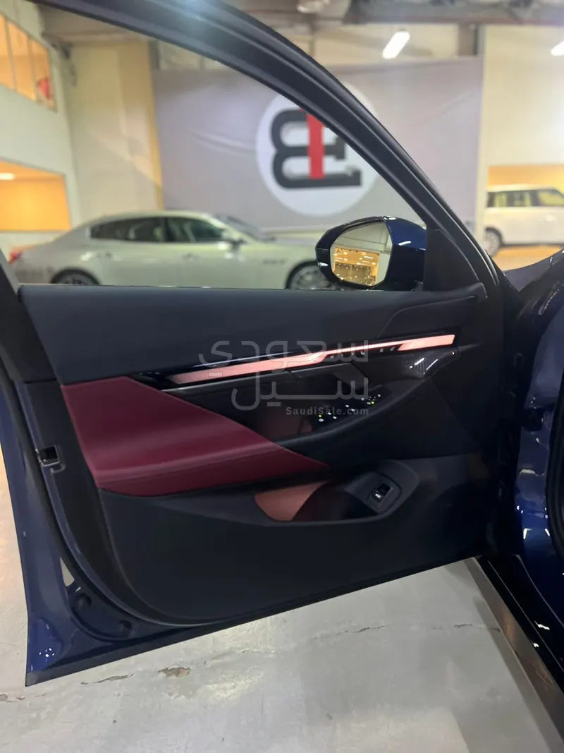 2024 BMW 5 Series 520i