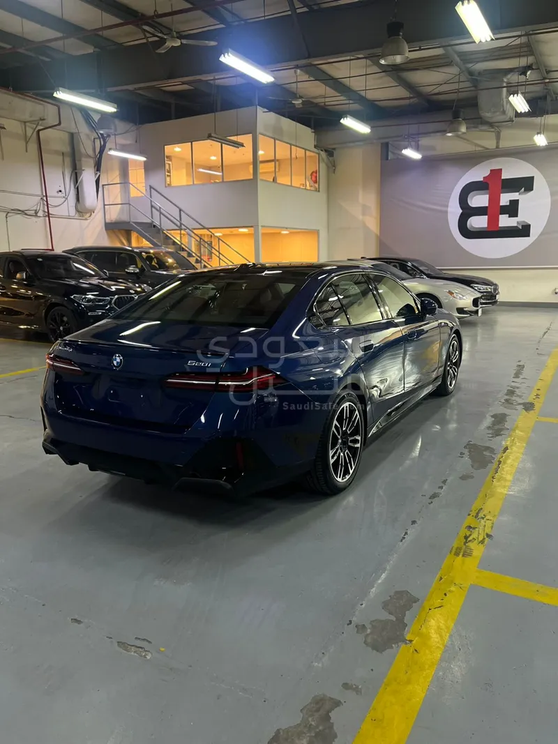 2024 BMW 5 Series 520i
