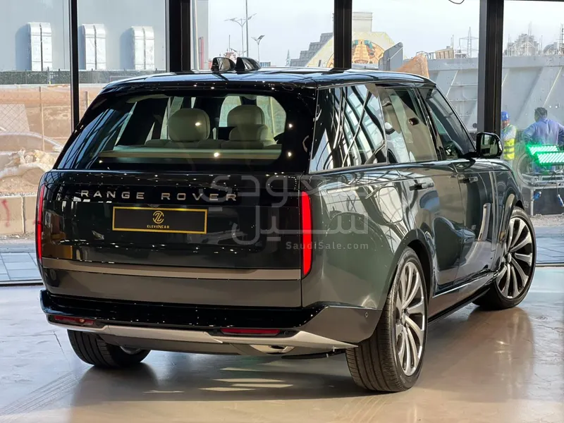 2025 Land Rover Range Rover Vogue SE