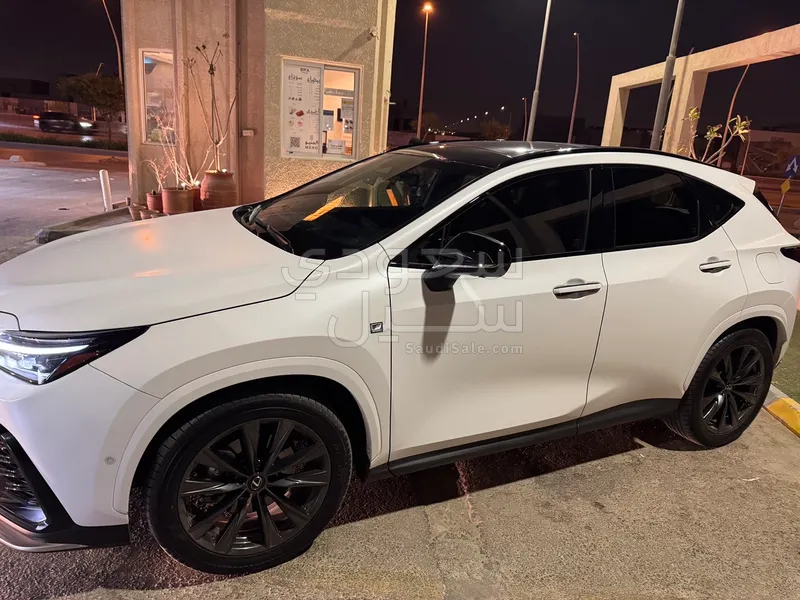 2025 لكزس إن إكس 350 إف