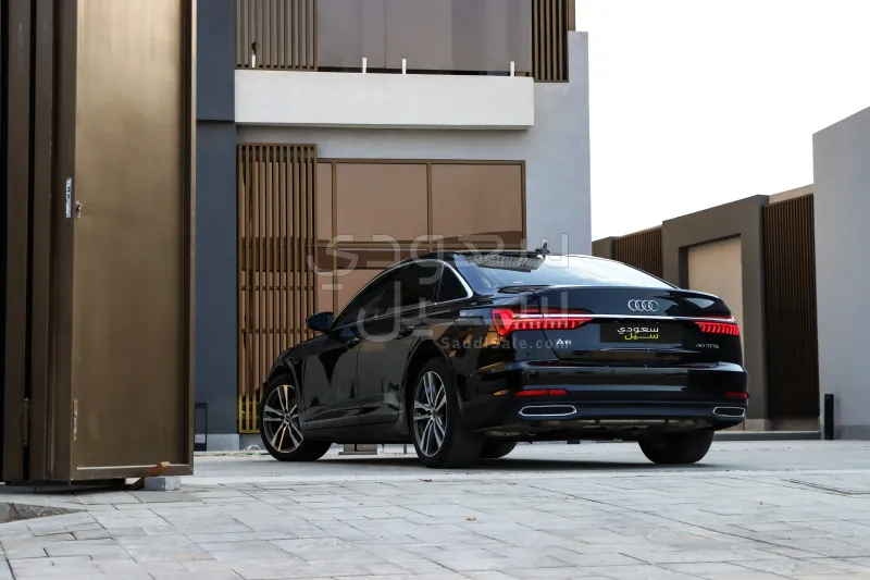2021 اودي اي 6 40 تي اف اس اي