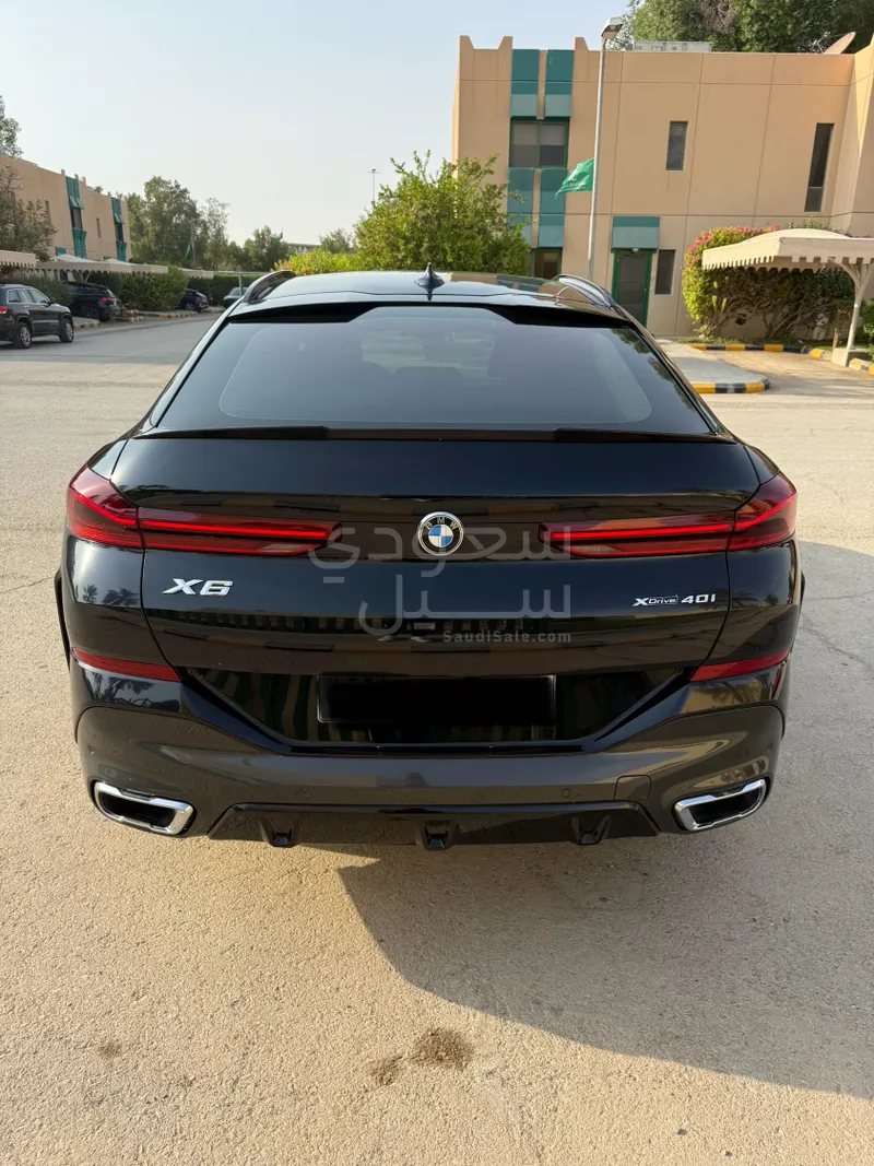 2021 BMW X Series 6 M Kit