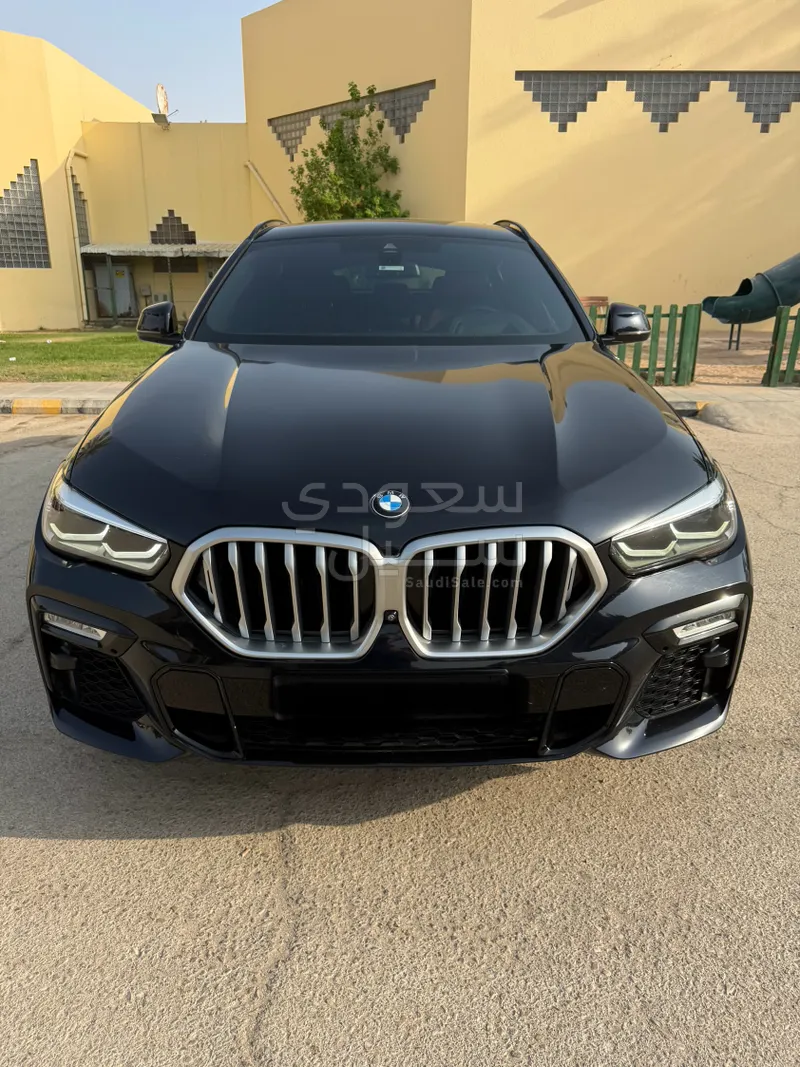 2021 BMW X Series 6 M Kit