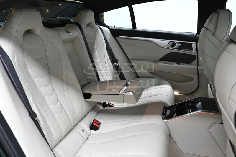 2024 بي ام دبليو الفئة الثامنة 840