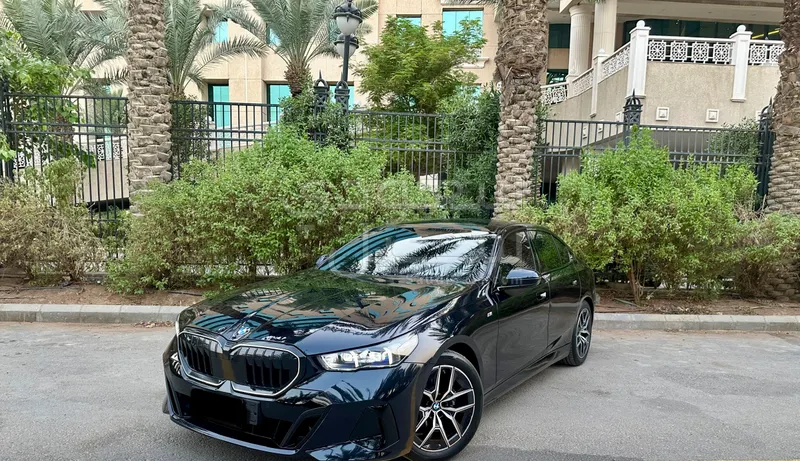 2024 BMW 5 Series 520i
