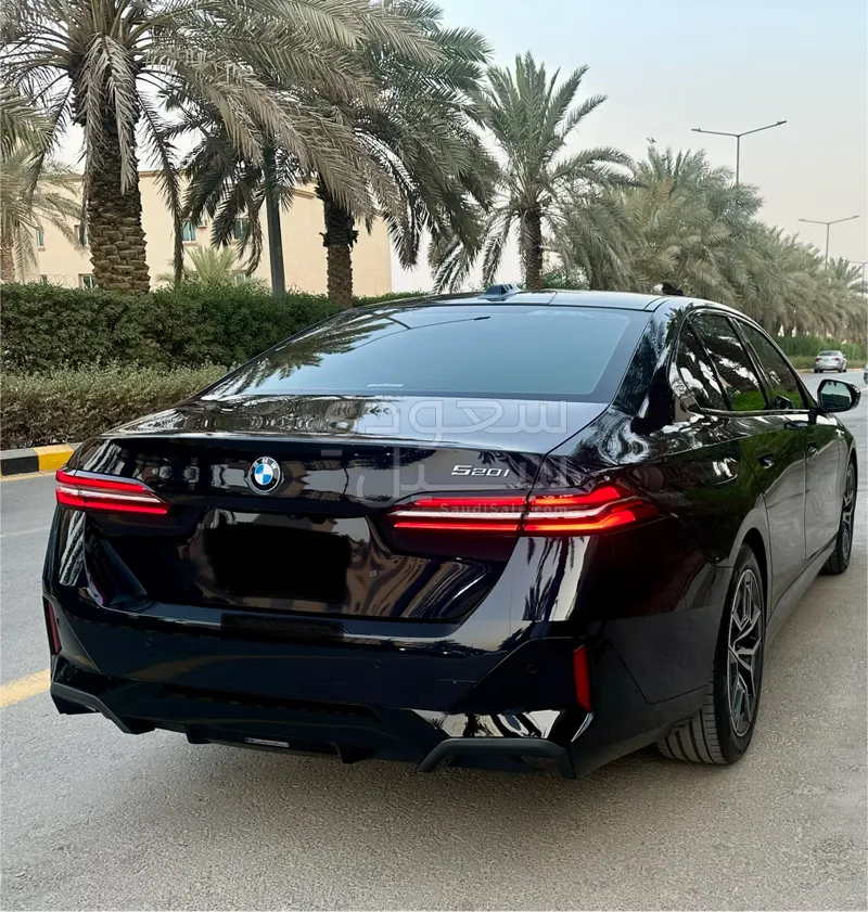 2024 BMW 5 Series 520i