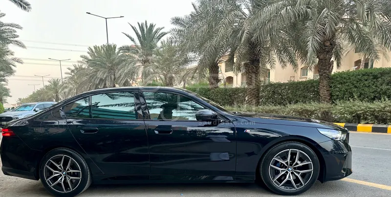 2024 BMW 5 Series 520i