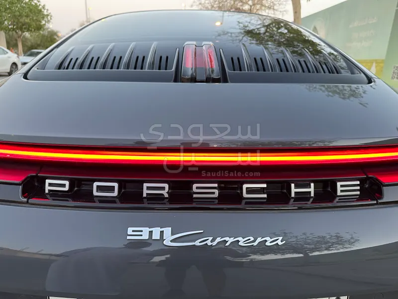 2025 Porsche 911 Carrera