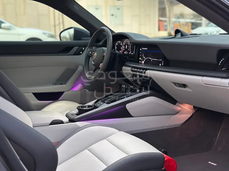 2025 Porsche 911 Carrera