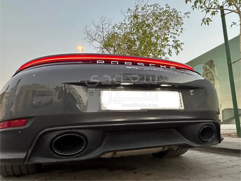 2025 Porsche 911 Carrera