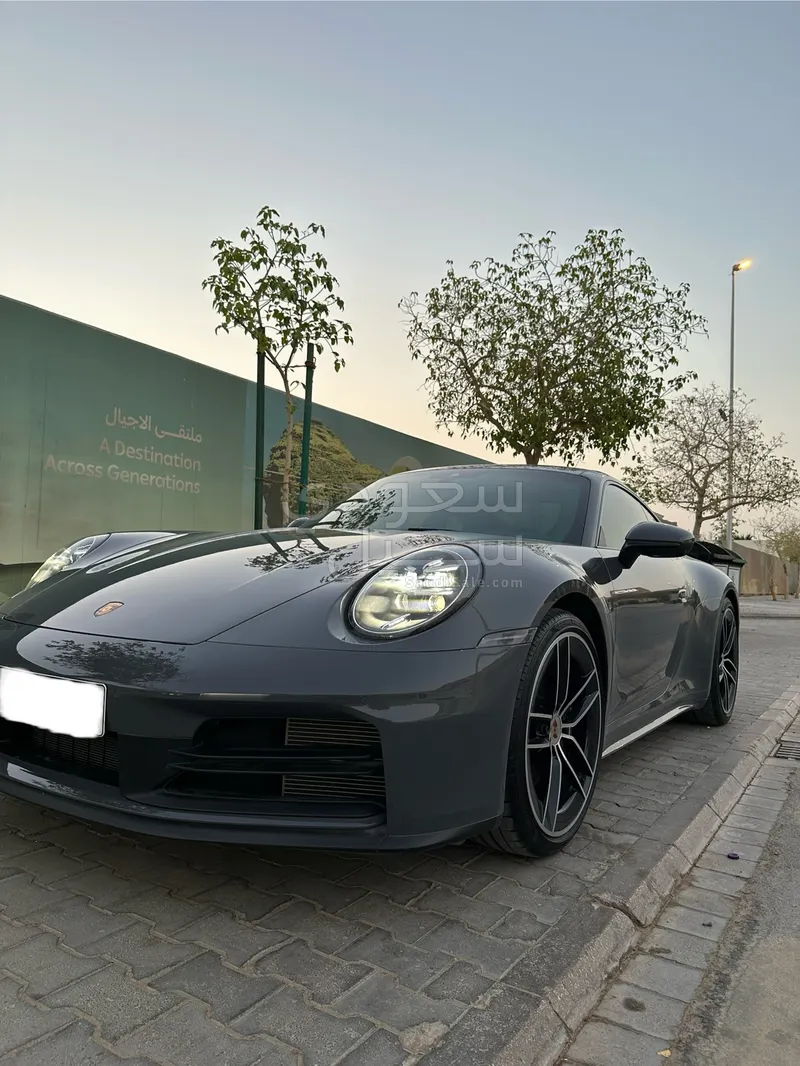 2025 Porsche 911 Carrera