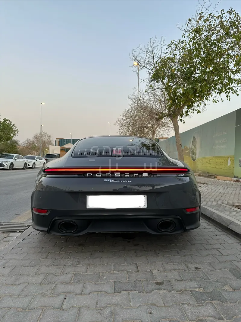2025 Porsche 911 Carrera