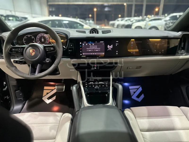 2025 Porsche Cayenne GTS