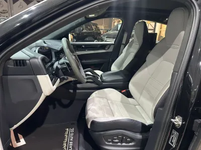 2025 Porsche Cayenne GTS