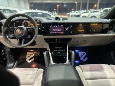 2025 Porsche Cayenne GTS