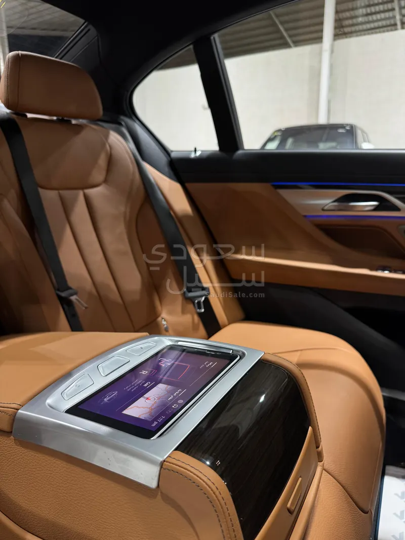2022 BMW 7 Series 730Li