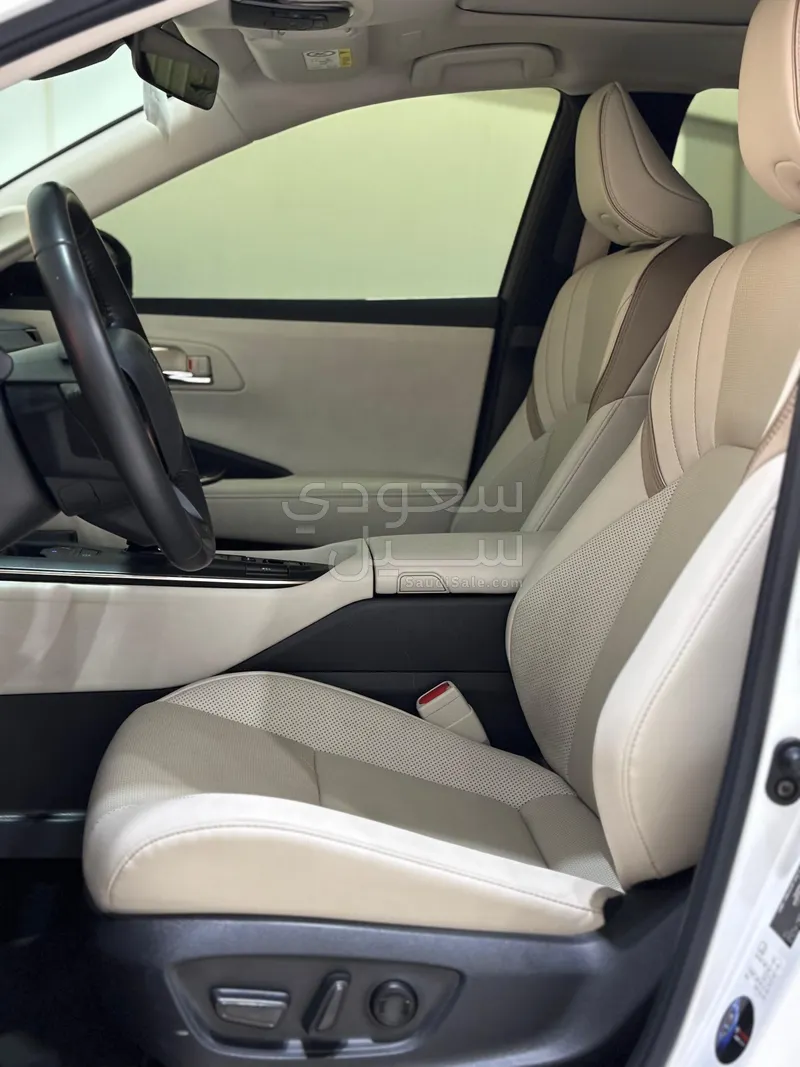 2023 Toyota Crown Premium