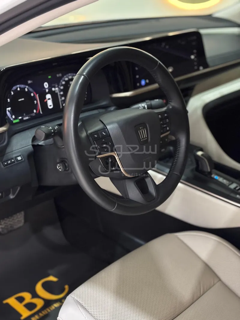 2023 Toyota Crown Premium