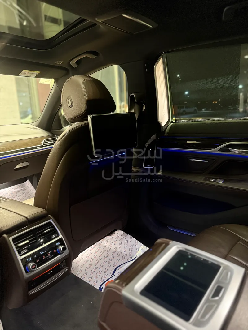 2018 بي ام دبليو الفئة السابعة 730 إل أي