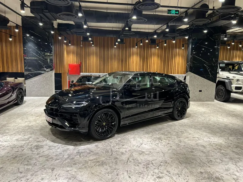 2025 Lamborghini URUS