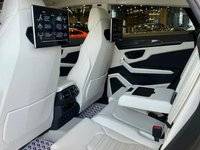 2025 Lamborghini URUS