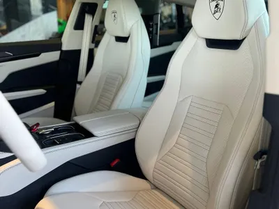 2025 Lamborghini URUS