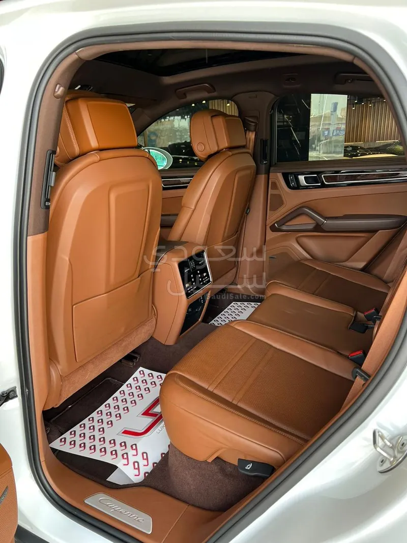 2023 Porsche Cayenne Coupe