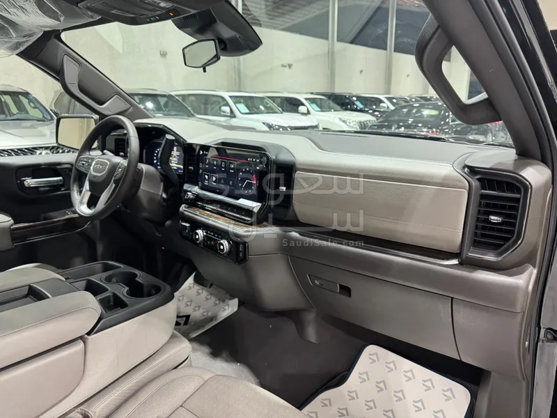 2025 GMC Sierra SLE