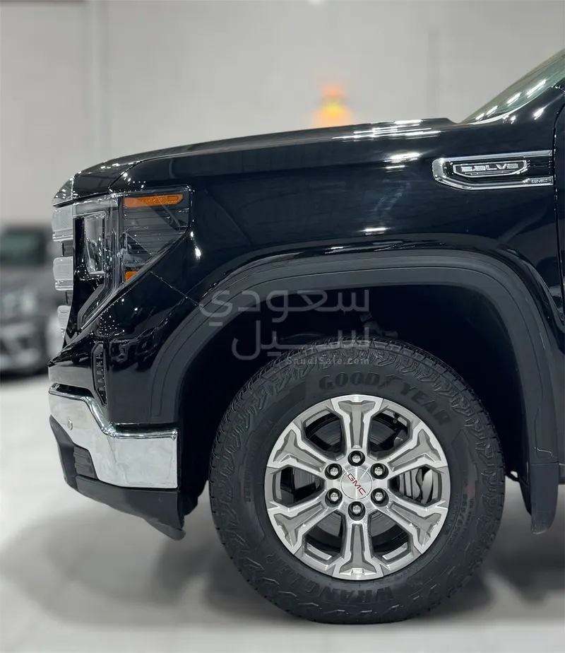 2025 GMC Sierra SLE