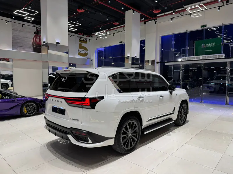 2024 Lexus LX 600 F