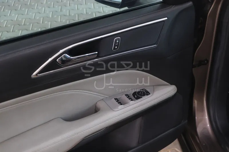 2020 Ford Taurus