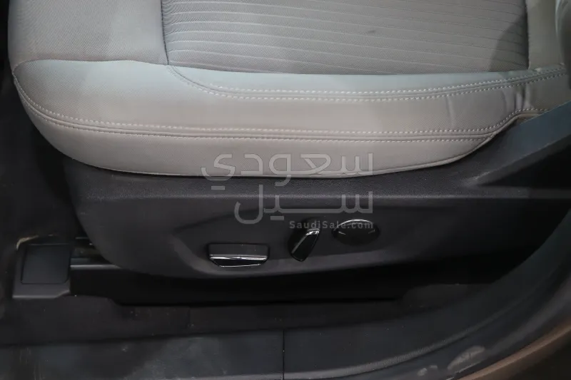 2020 Ford Taurus
