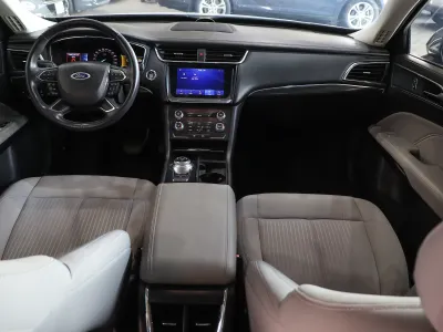 2020 Ford Taurus