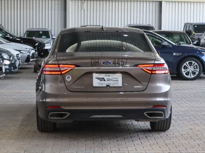 2020 Ford Taurus