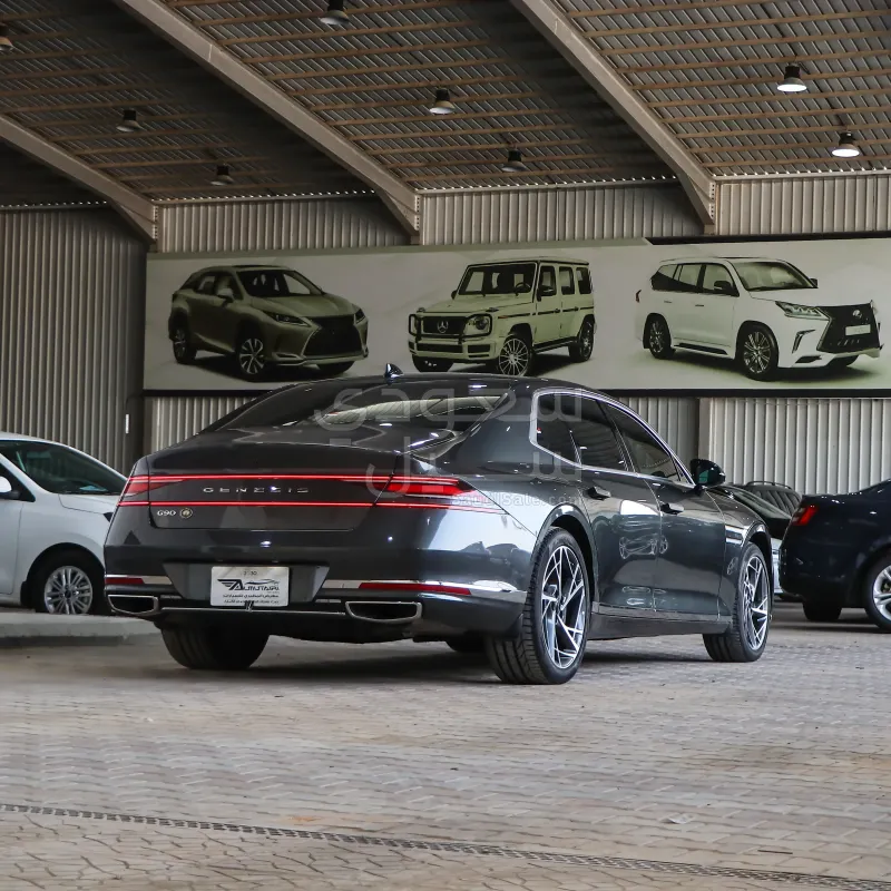 2023 Genesis G 90