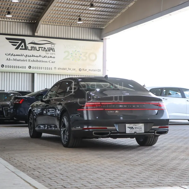 2023 Genesis G 90