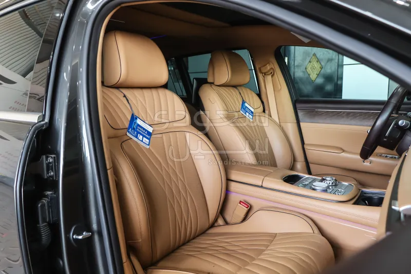 2023 Genesis G 90