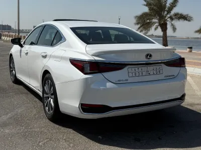2020 Lexus ES 300h