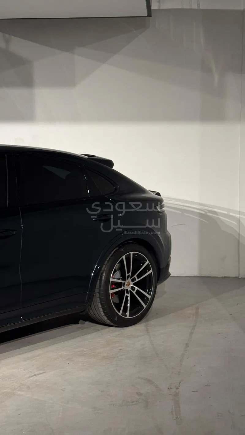 2025 Porsche Cayenne GTS