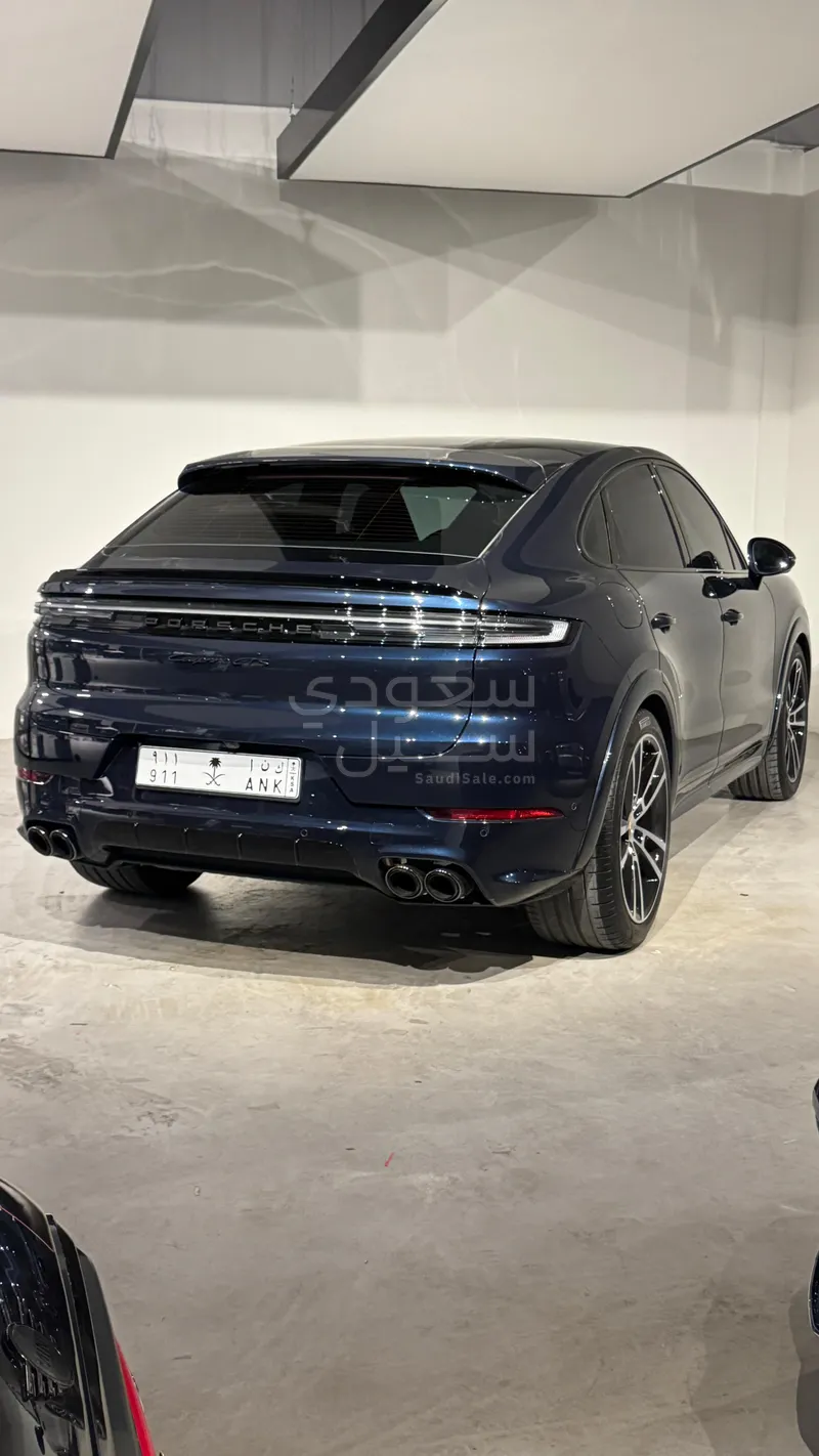 2025 Porsche Cayenne GTS
