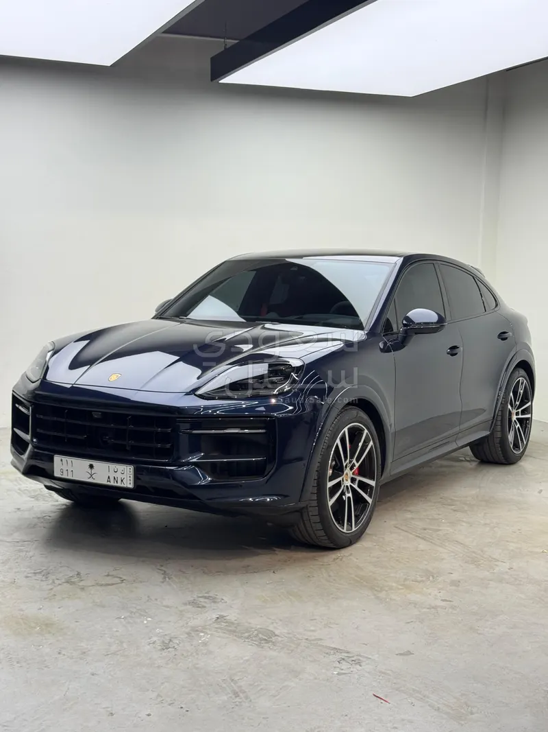 2025 Porsche Cayenne GTS