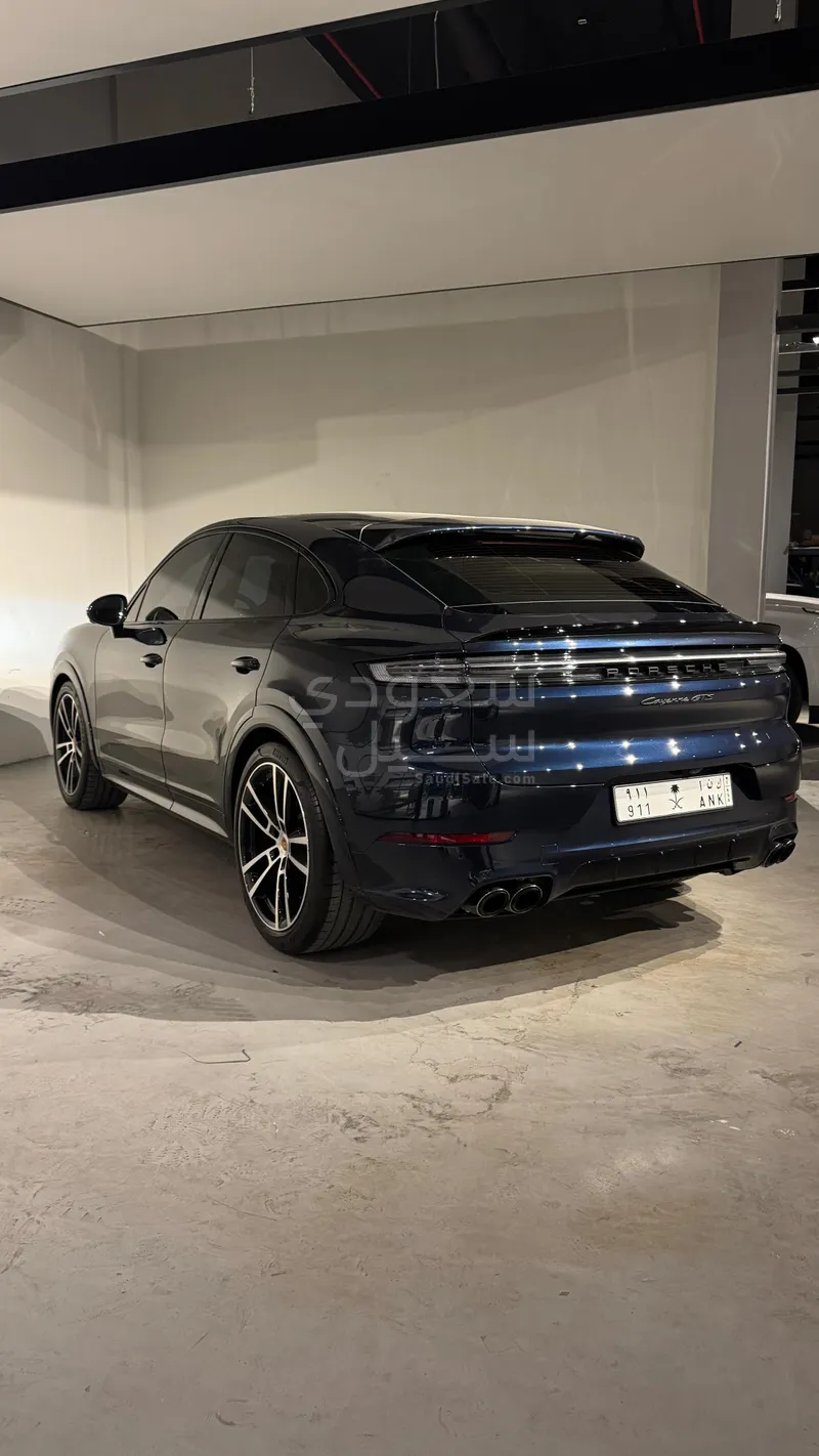 2025 Porsche Cayenne GTS